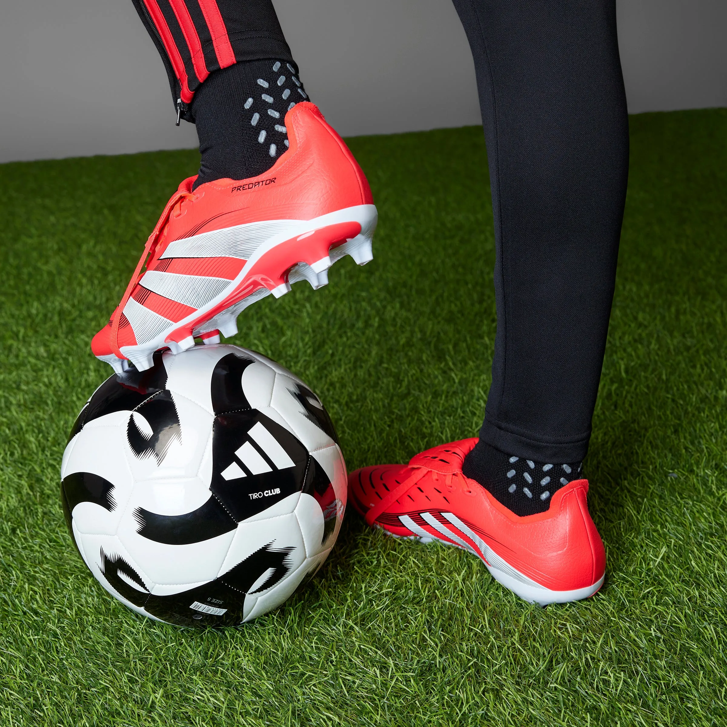 adidas Predator League gefaltete Zunge FG/MG Fußballschuh - leuchtendes Rot/Fußbekleidung weiß/Kernschwarz