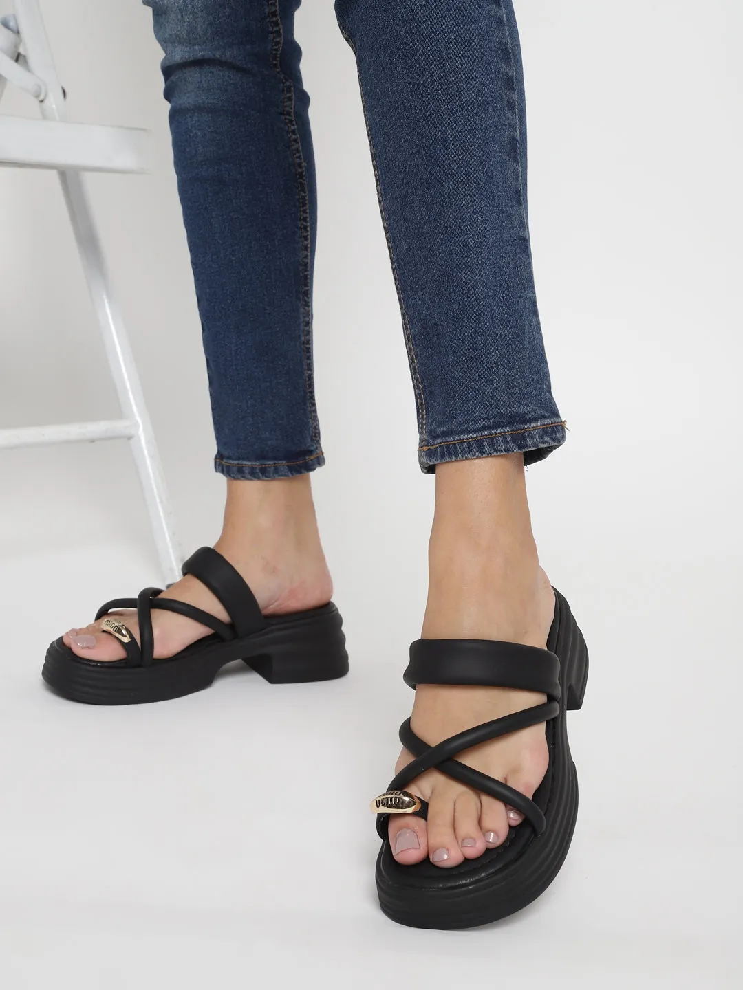 Schwarze PU Gold Zehenring Slip-On Flats (TC-RS3597-BLK)
