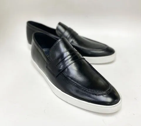 Schlupf-Loafer aus Kalbsleder in Schwarz