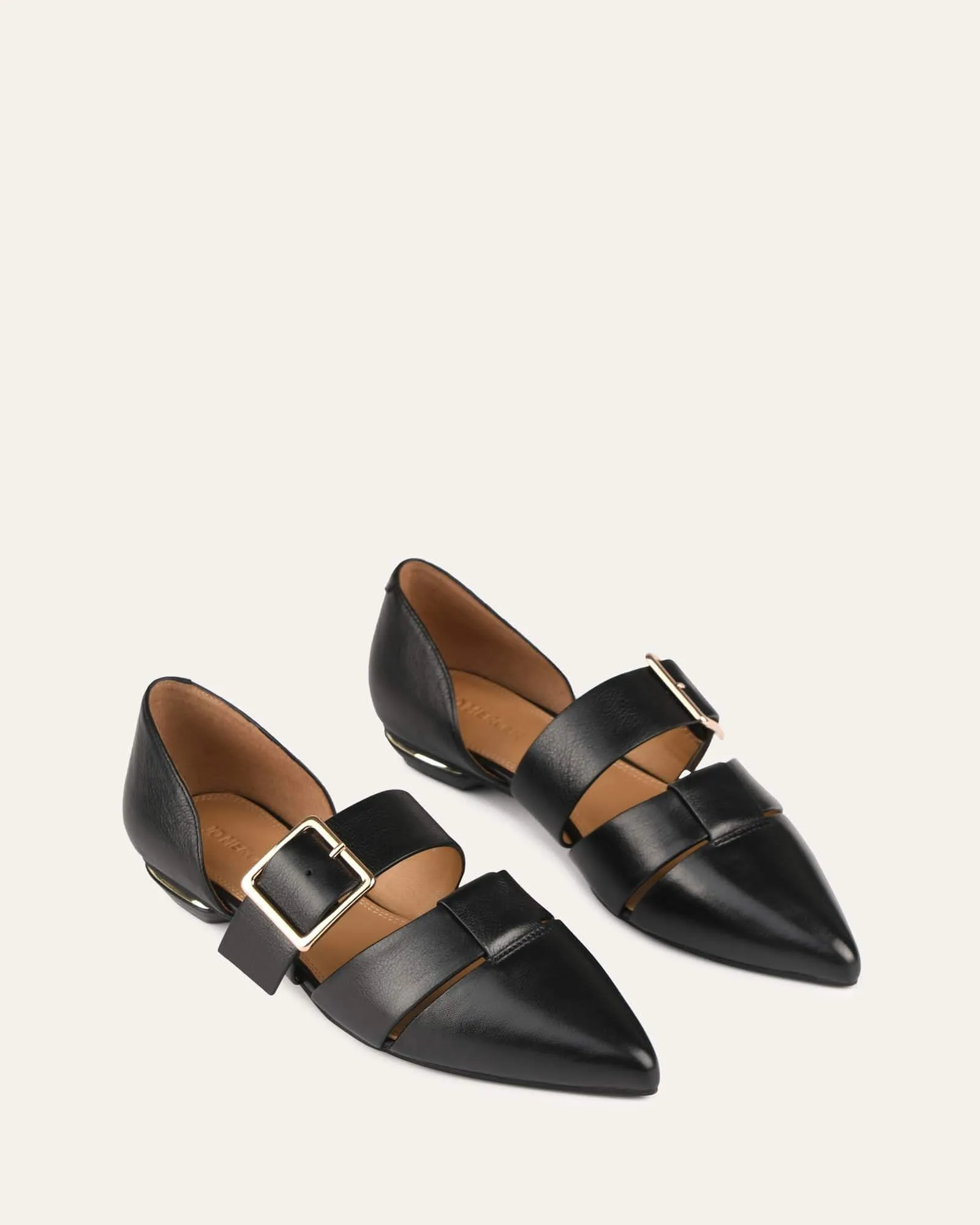 CARLA FLACHE SCHUHE AUS SCHWARZEM LEDER