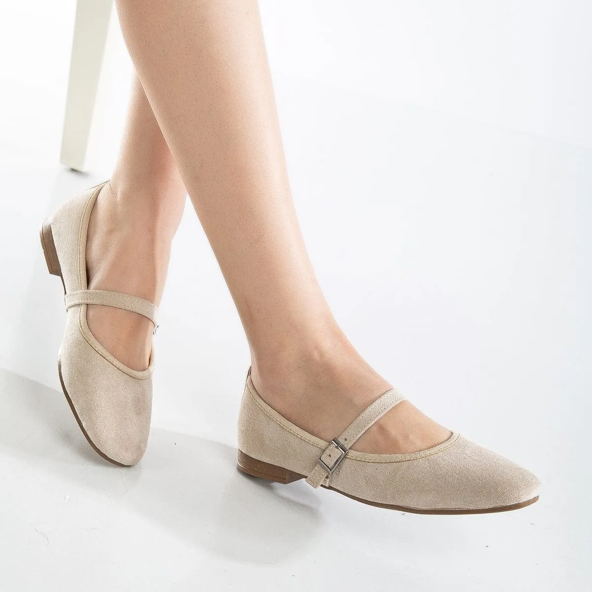 Emilie Vegan Wildleder Mary Jane Flats | Beige