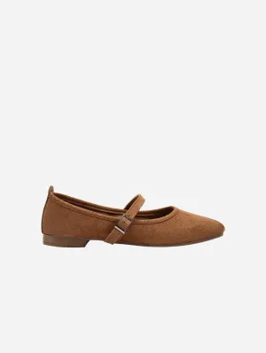 Emilie Vegan Wildleder Mary Jane Flats | Cognacbraun
