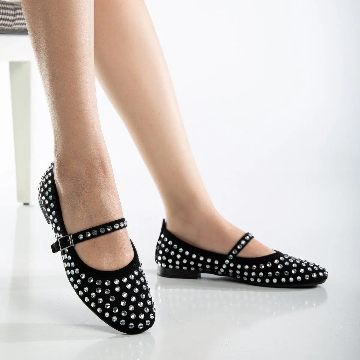 Emilie Vegan Wildleder Mary Jane Flats | Mit Kristallbesatz