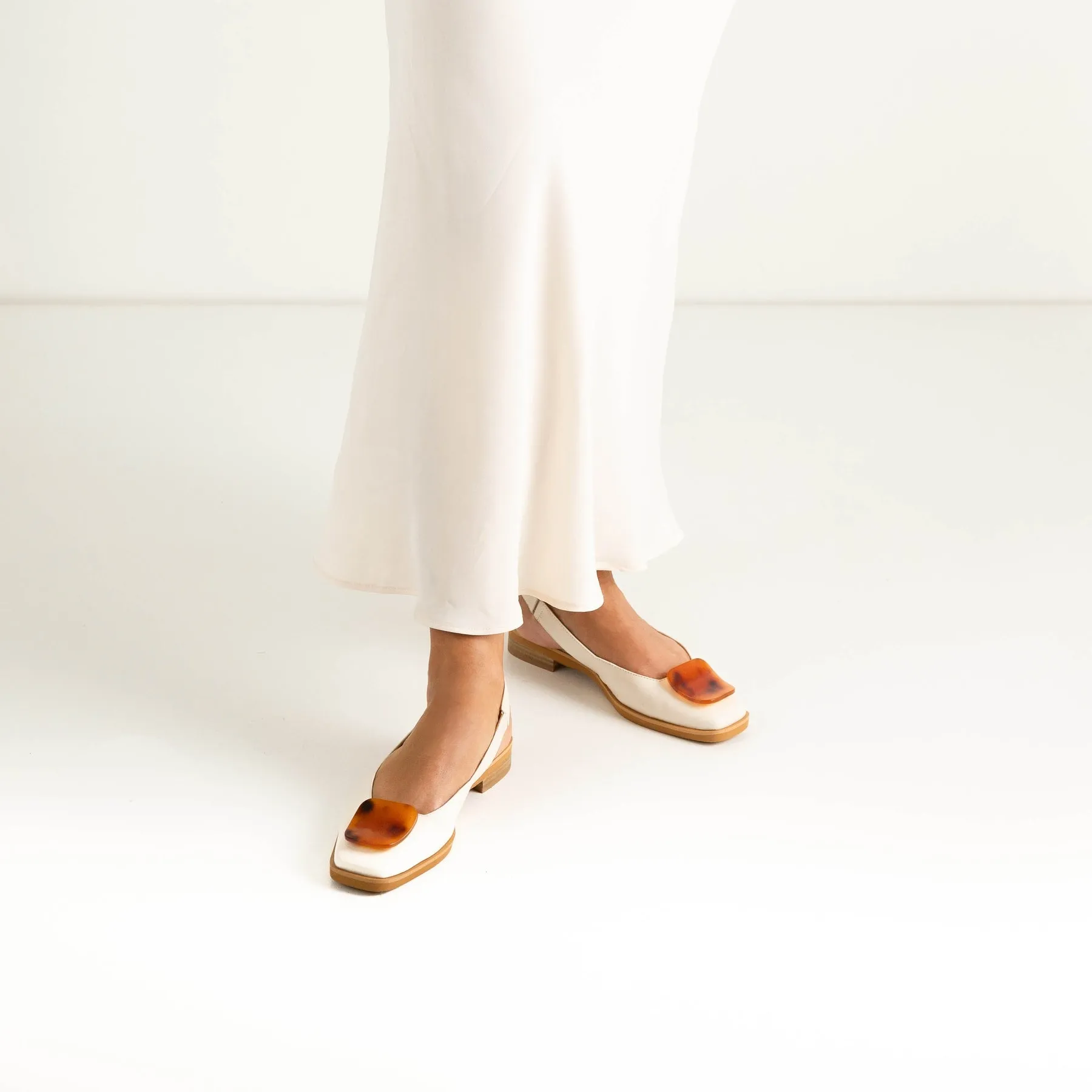 ESSY LEDER-SLINGBACK-FLATS