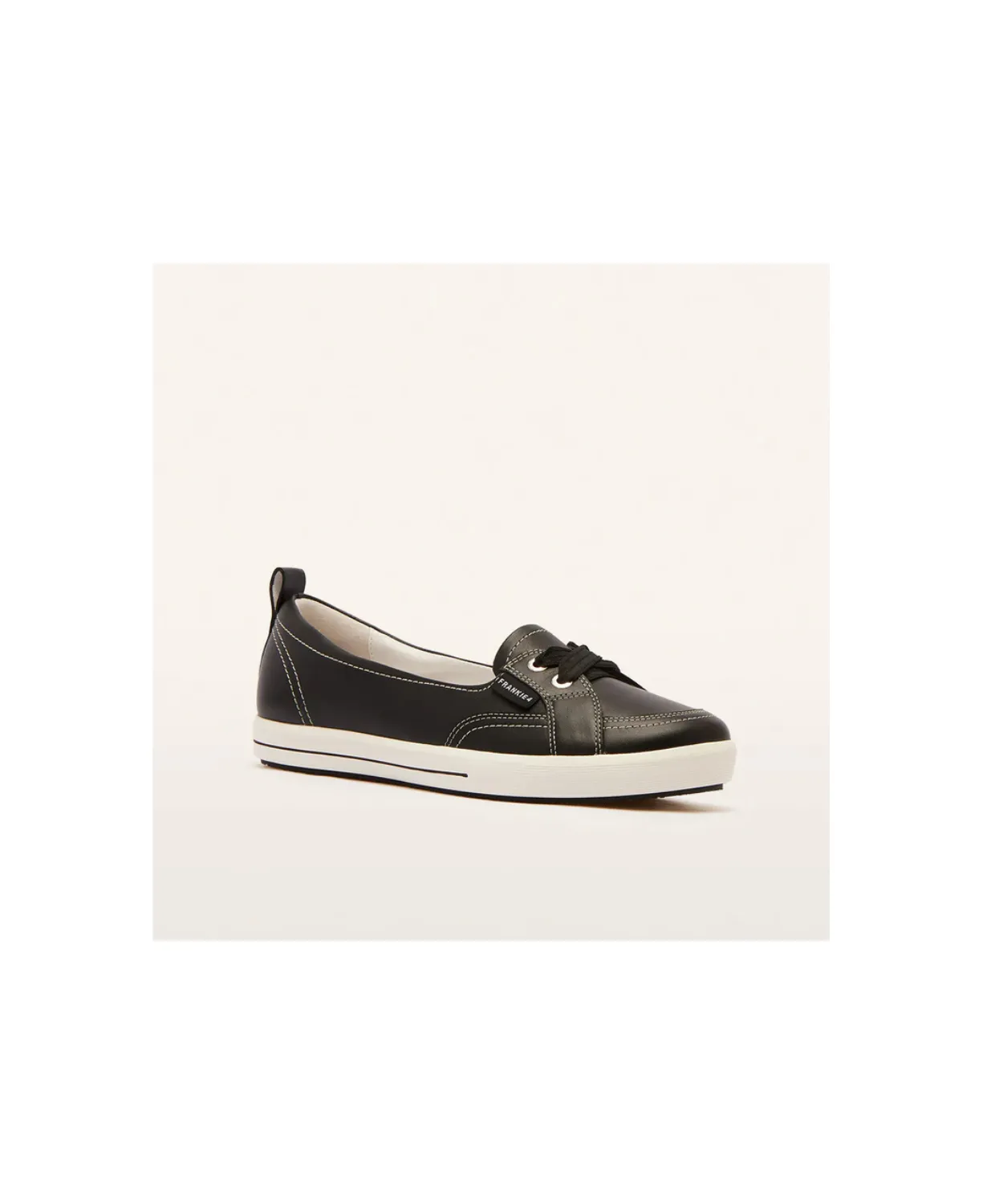 Frankie4 Sophie IV Flache Schuhe in Schwarz