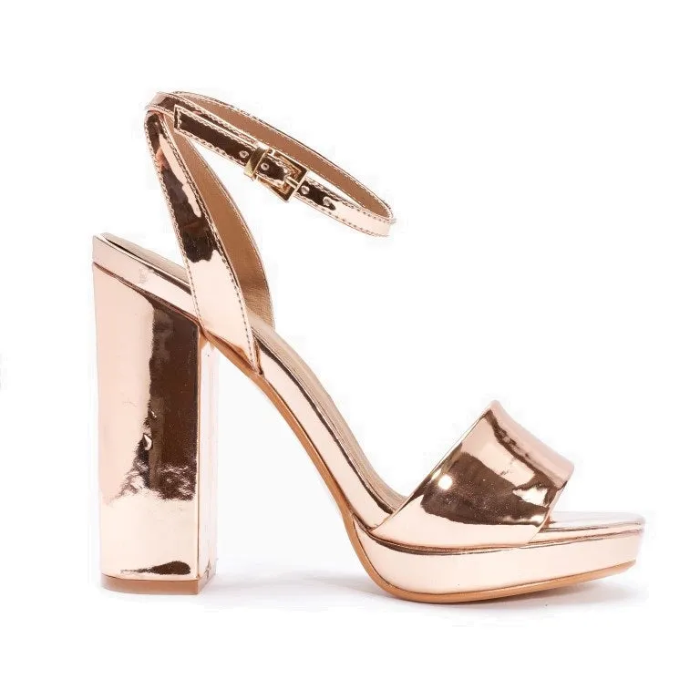 Goldene High Heels