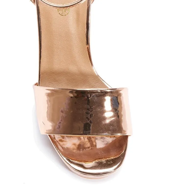 Goldene High Heels