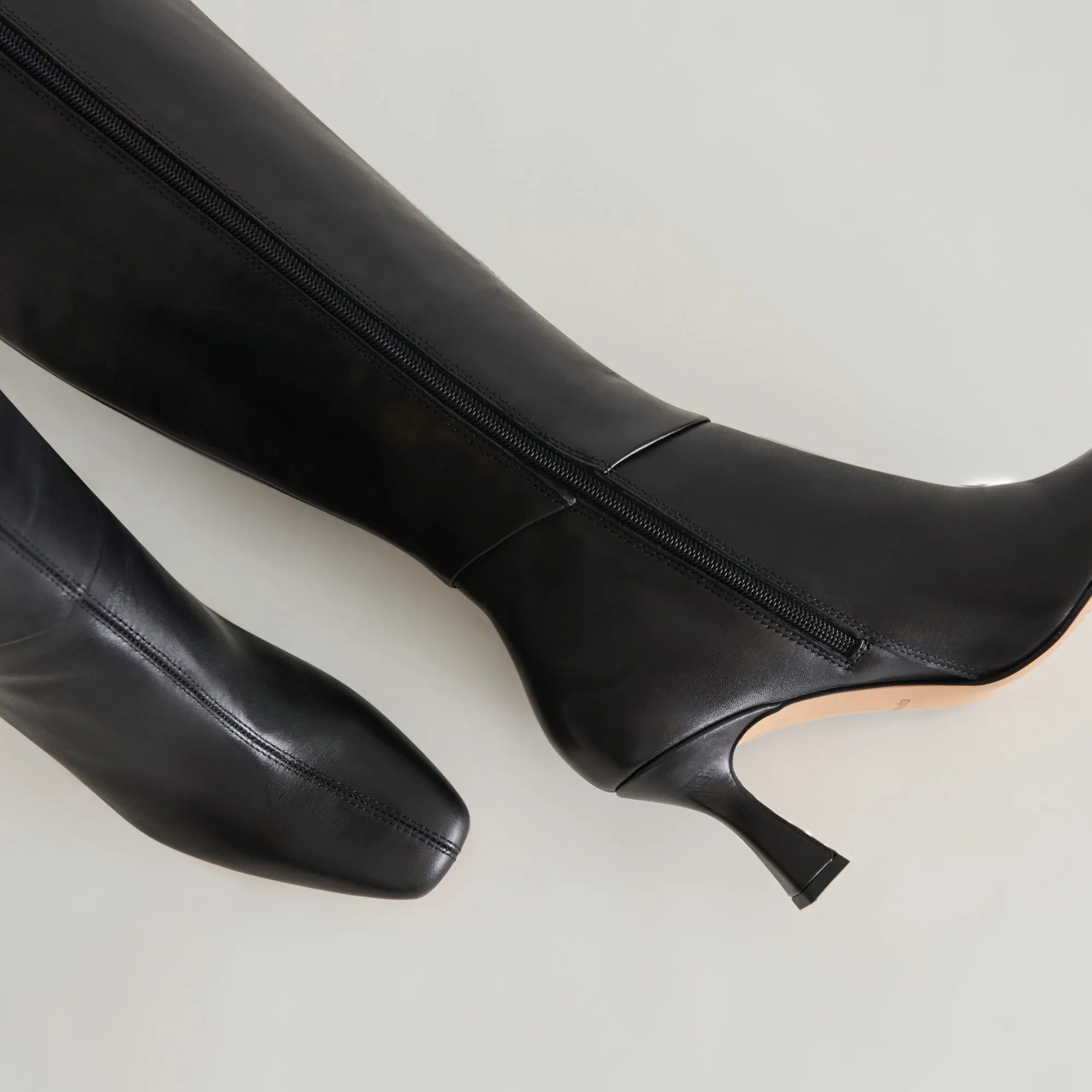 GYRA STIEFEL AUS SCHWARZEM LEDER