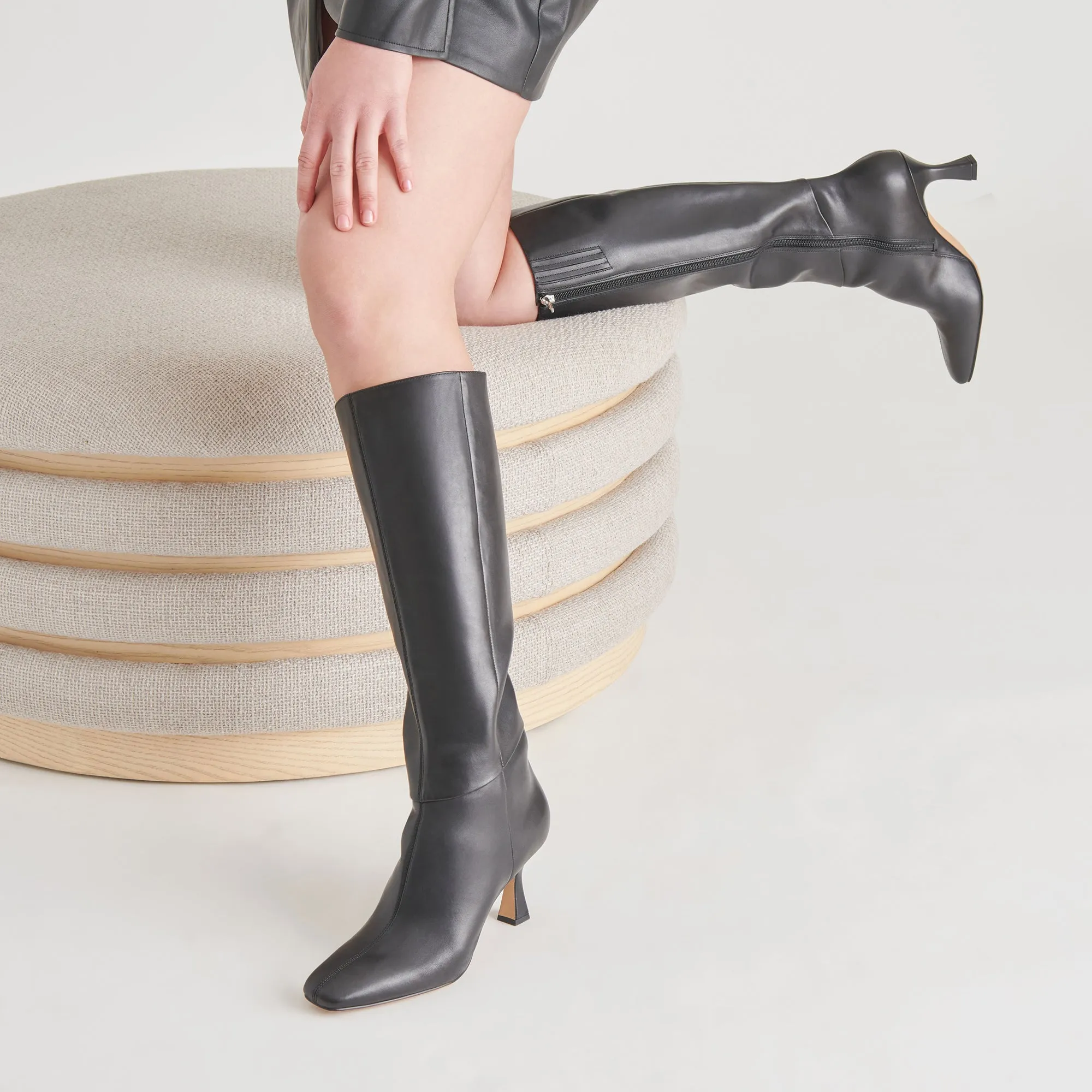 GYRA STIEFEL AUS SCHWARZEM LEDER