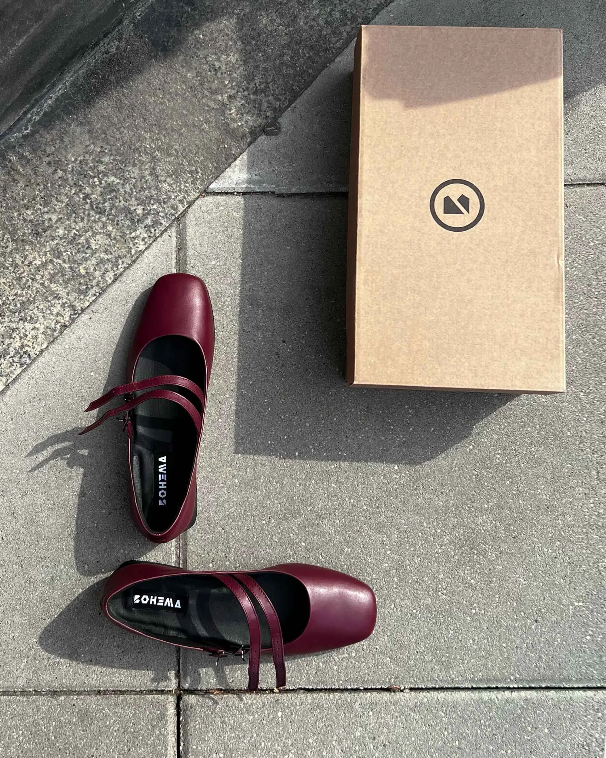 Mary Jane Vegea® Traubenleder Vegane Pumps | Kirsche