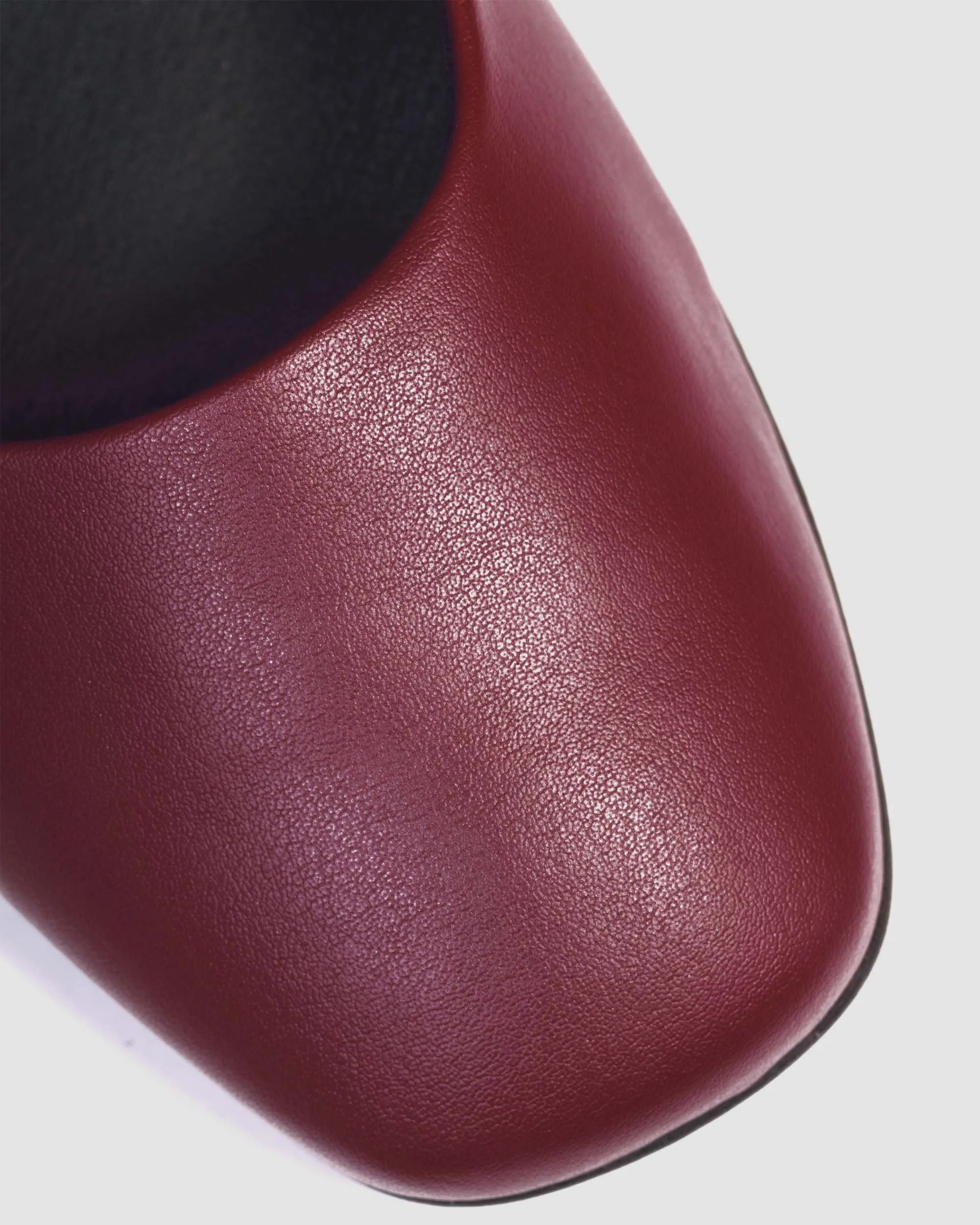 Mary Jane Vegea® Traubenleder Vegane Pumps | Kirsche