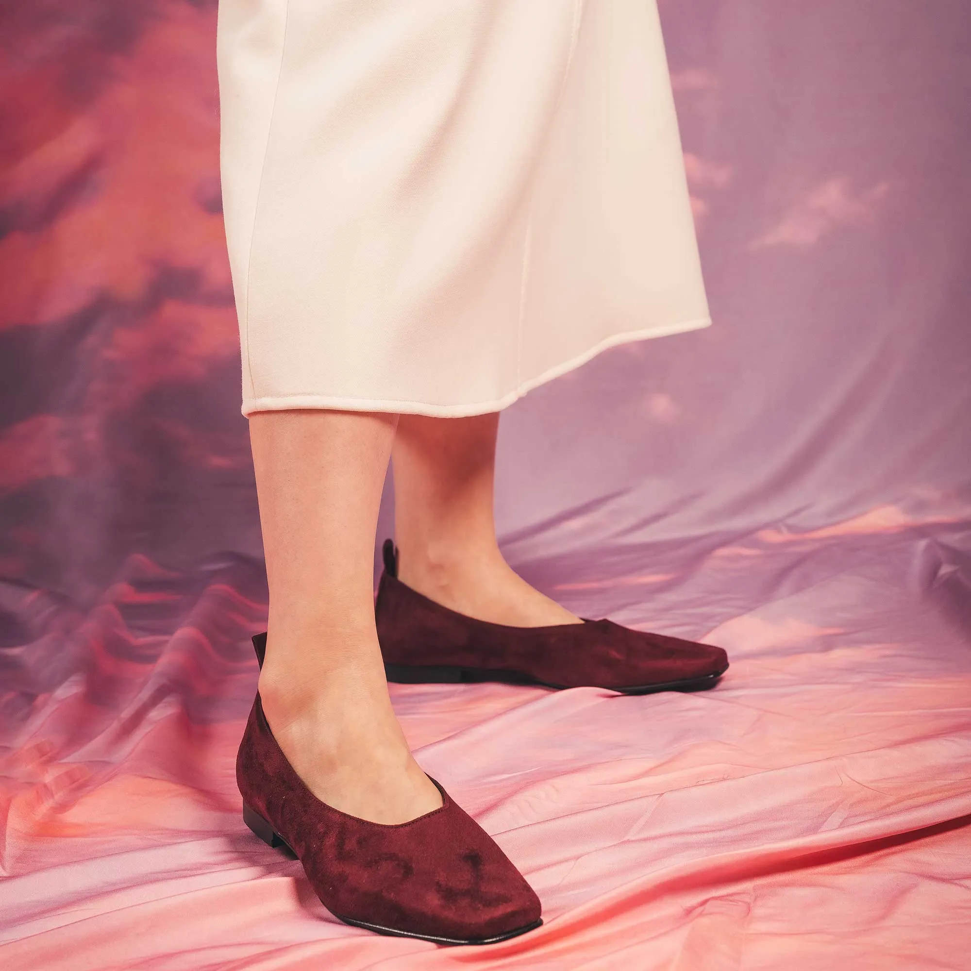 Melita Damen Ballerina Vegan Wildleder Flats | Burgunderrot