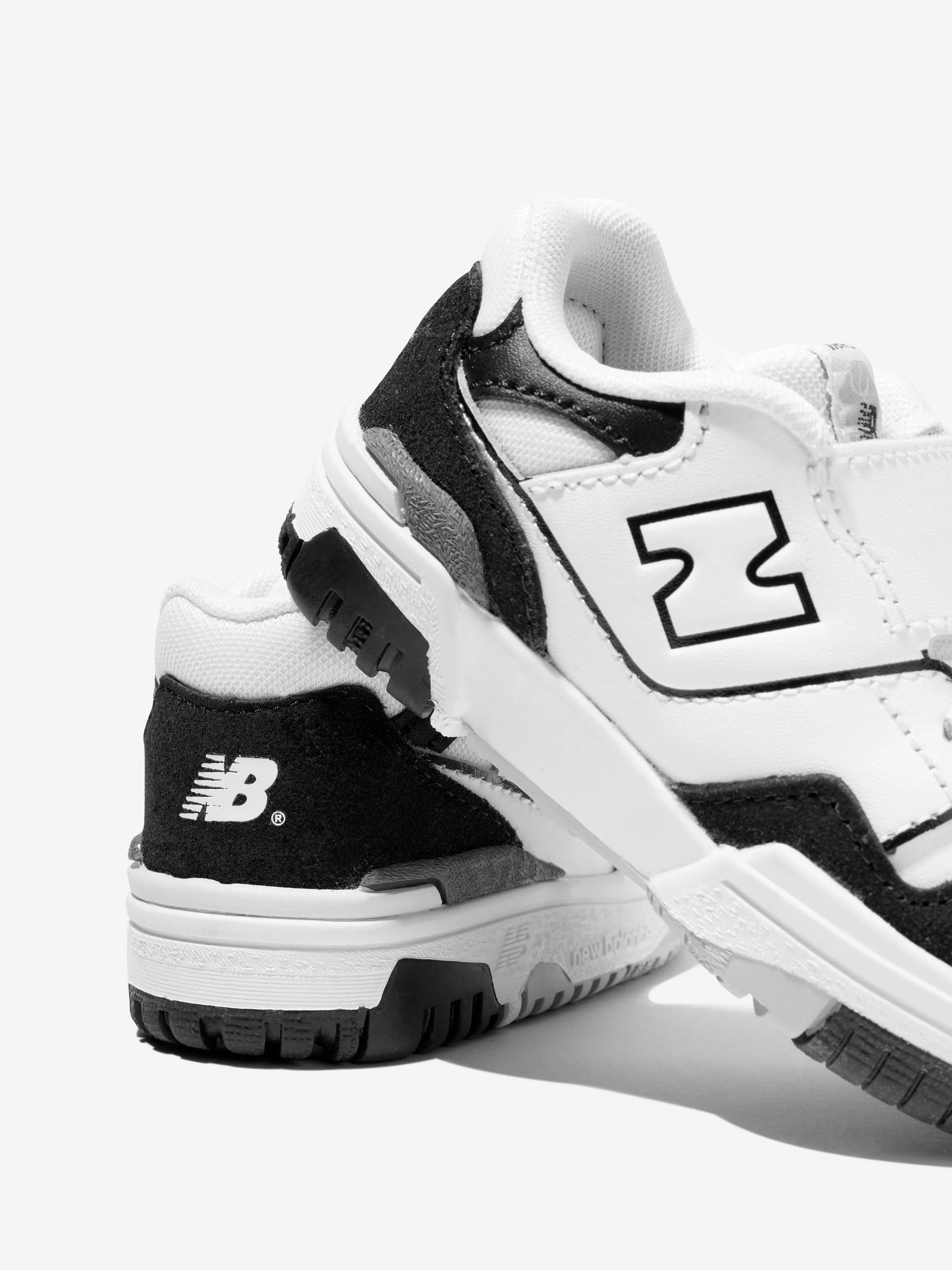 New Balance Kids 550 Logo Turnschuhe in Schwarz
