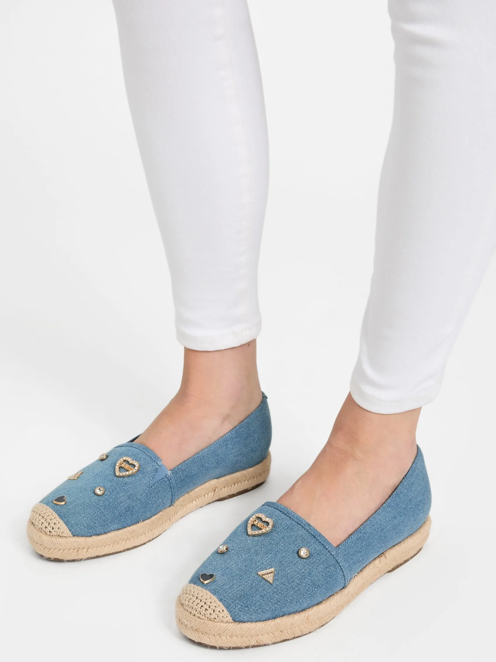 Ultimativer Denim-Charm Espadrille Flats von Hey Dude