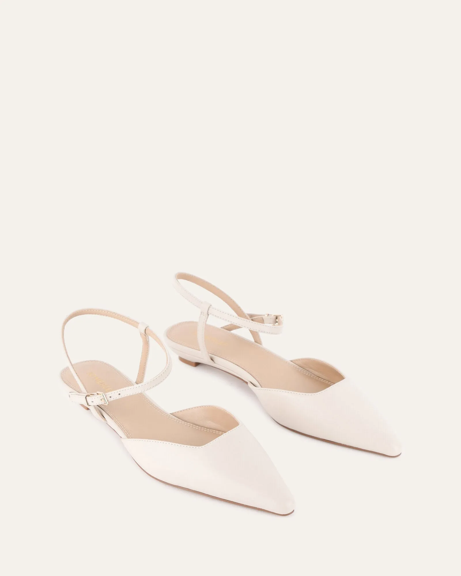 VIRGINIE FLACHE SCHUHE AUS OFF-WHITE LEDER